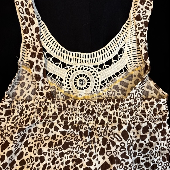 Charlotte Russe Cream Sleeveless Graphic Tank Top - Picture 3 of 6